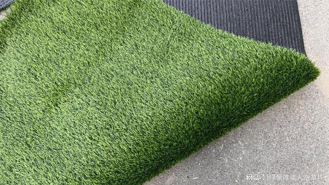 best365体育如何正确铺设塑料草坪在地面上？